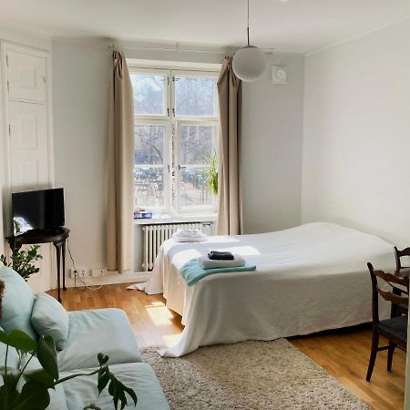 Bright One-Room Studio In The Heart Of Kallio Helsinki Exterior photo